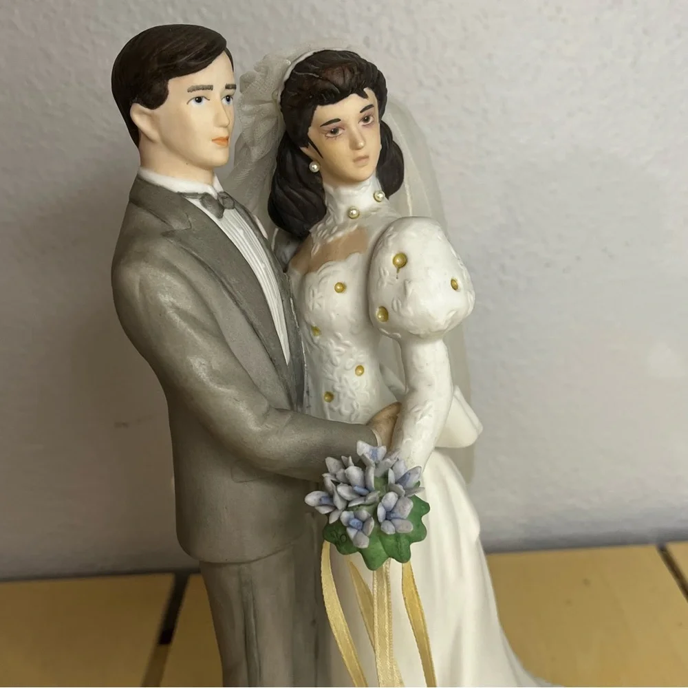 Vintage Roman Wedding Bride Groom Cake Top with Music Box 9 in Porcelain Rare